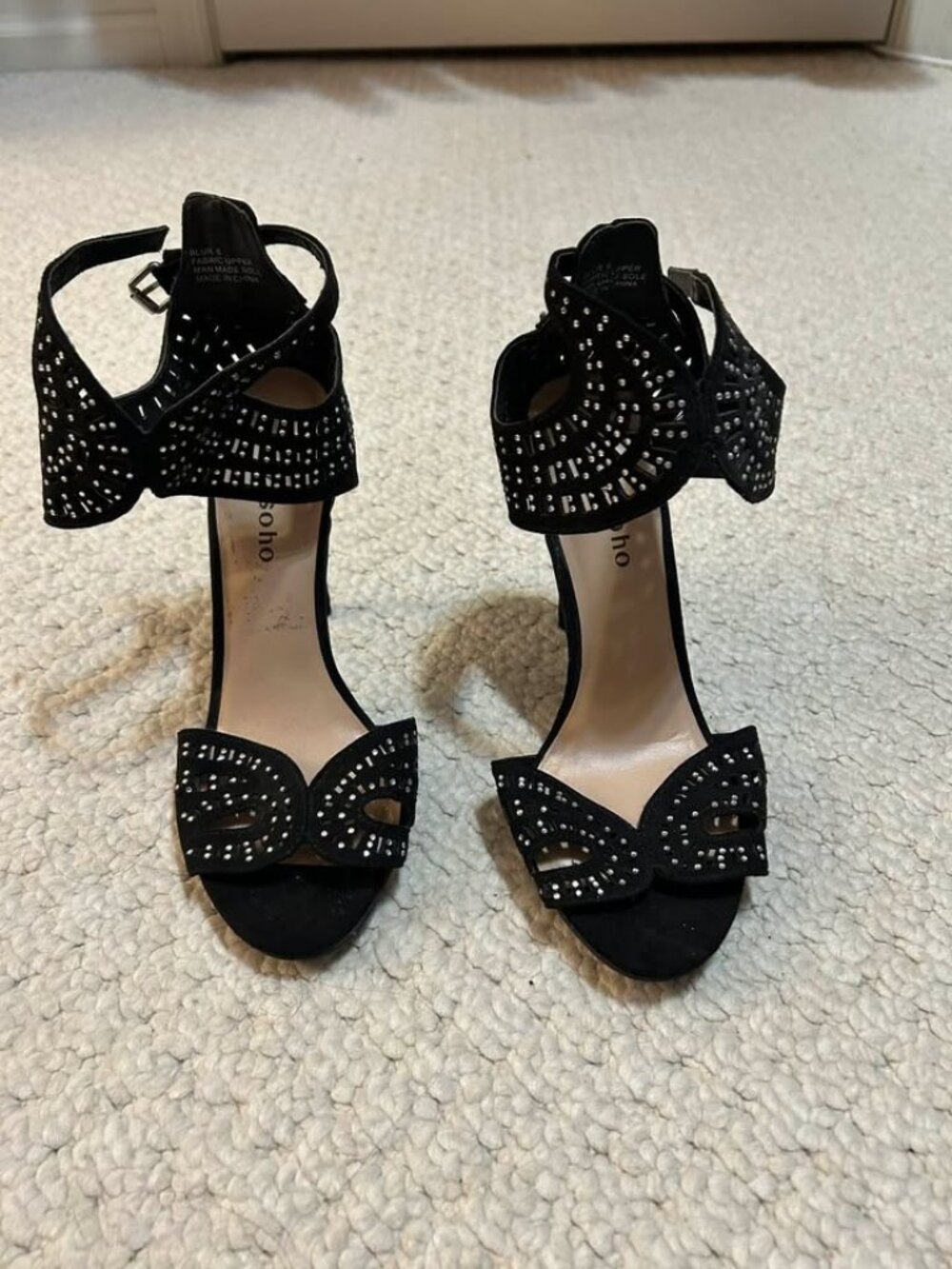 NWOT Zigi Soho Black Embellished Rhinestone Stilettos Size 6